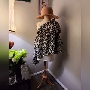 Essue Animal Print Asymmetrical Blouse